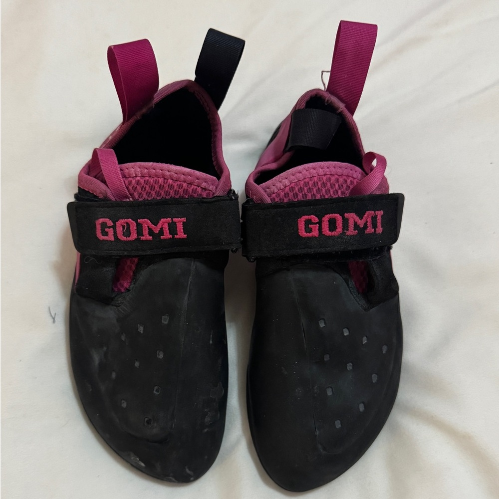 Butora Gomi - Size 6.5 / W 7.5/ 39